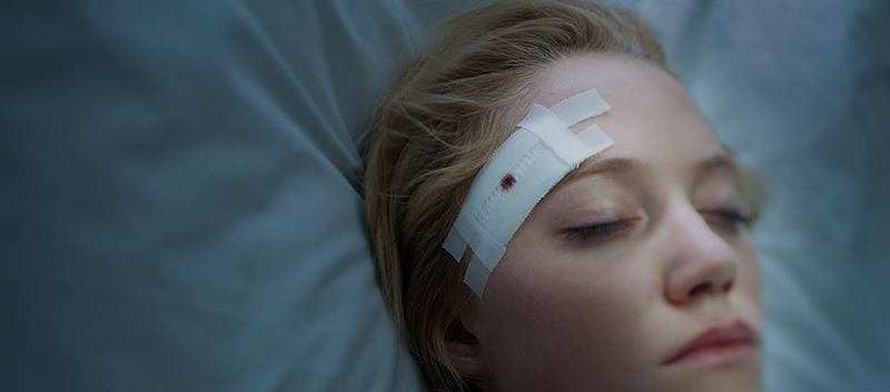 Illustration for article titled It Follows Proves That Horror Movies Don't Need To Be Dumb To Scare You